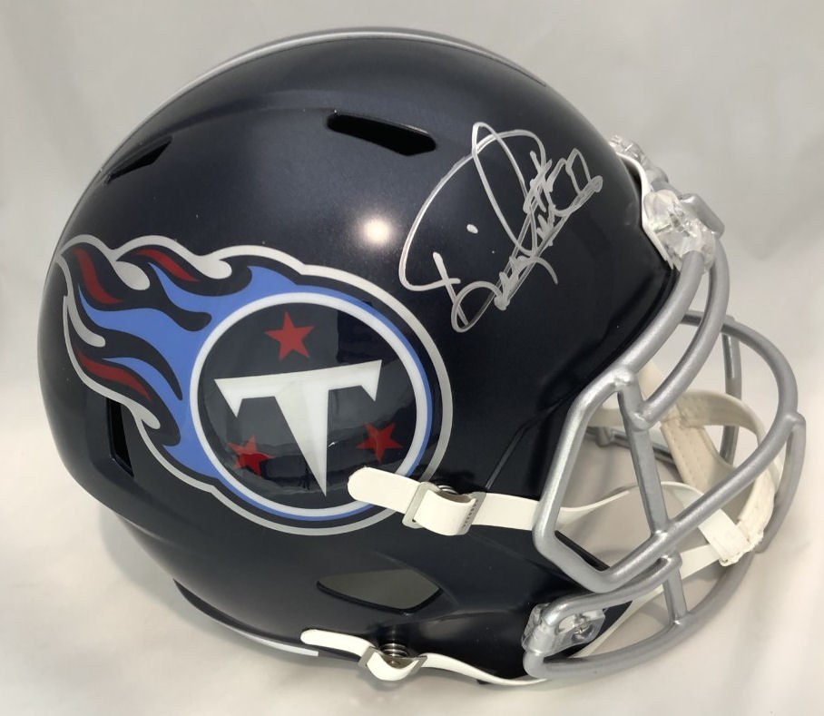 Derrick henry store signed mini helmet